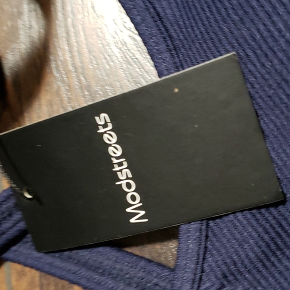 NEW!! Modsreets Sports Bra - Picture 7 of 9